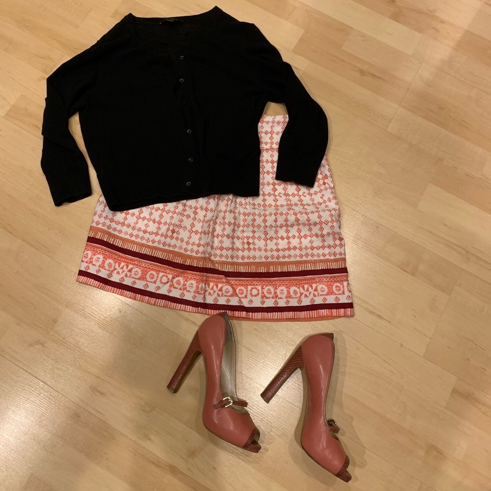 Adorable loft skirt